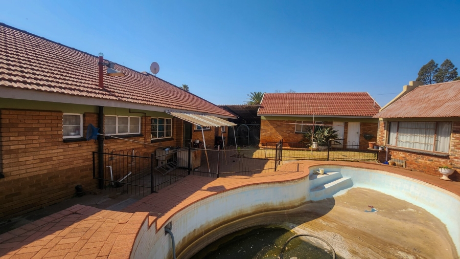 4 Bedroom Property for Sale in Stilfontein Ext 3 North West